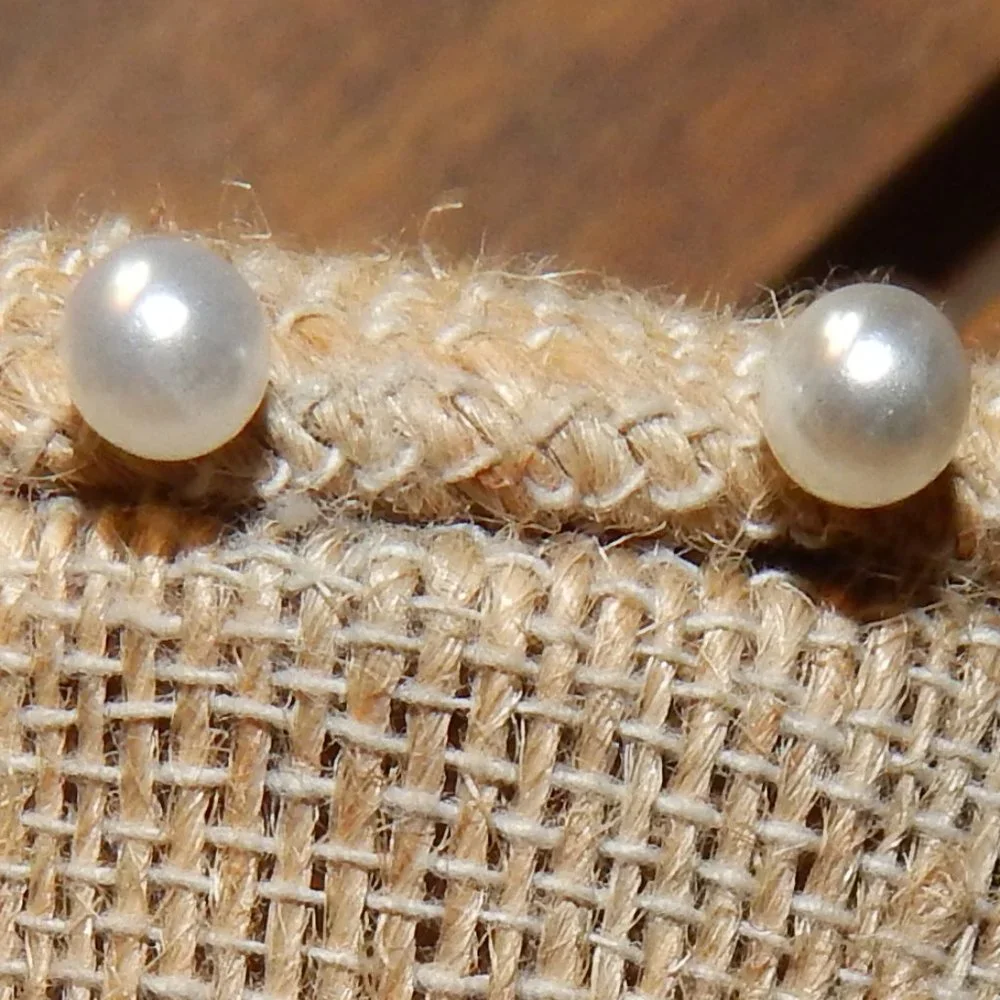 <3  Cursive "Love" w/Pearl for "O" Necklace  <3 - Picture 3 of 7